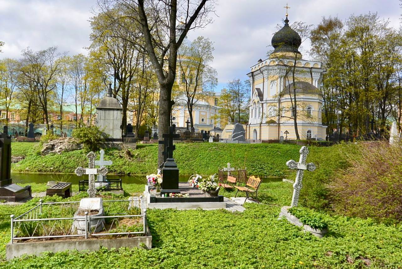 Никольское городское кладбище в Ленинградской области