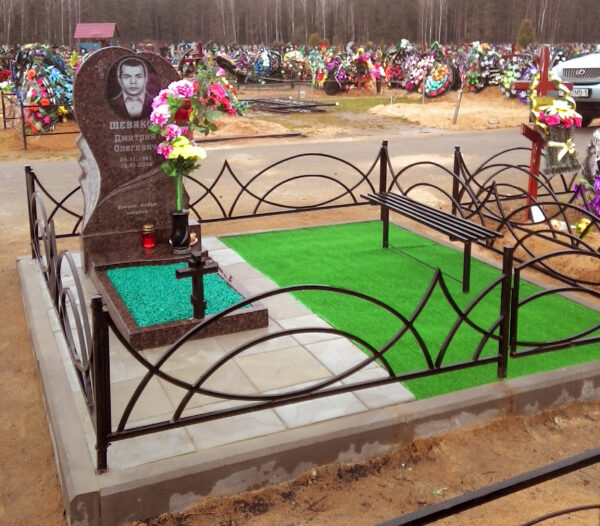 Памятник с гранитной вставкой под портрет